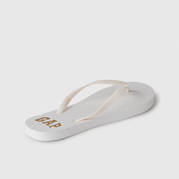 NWT GAP Logo Flip Flops  Color: Bright White  SIZE 7 - Picture 2 of 4